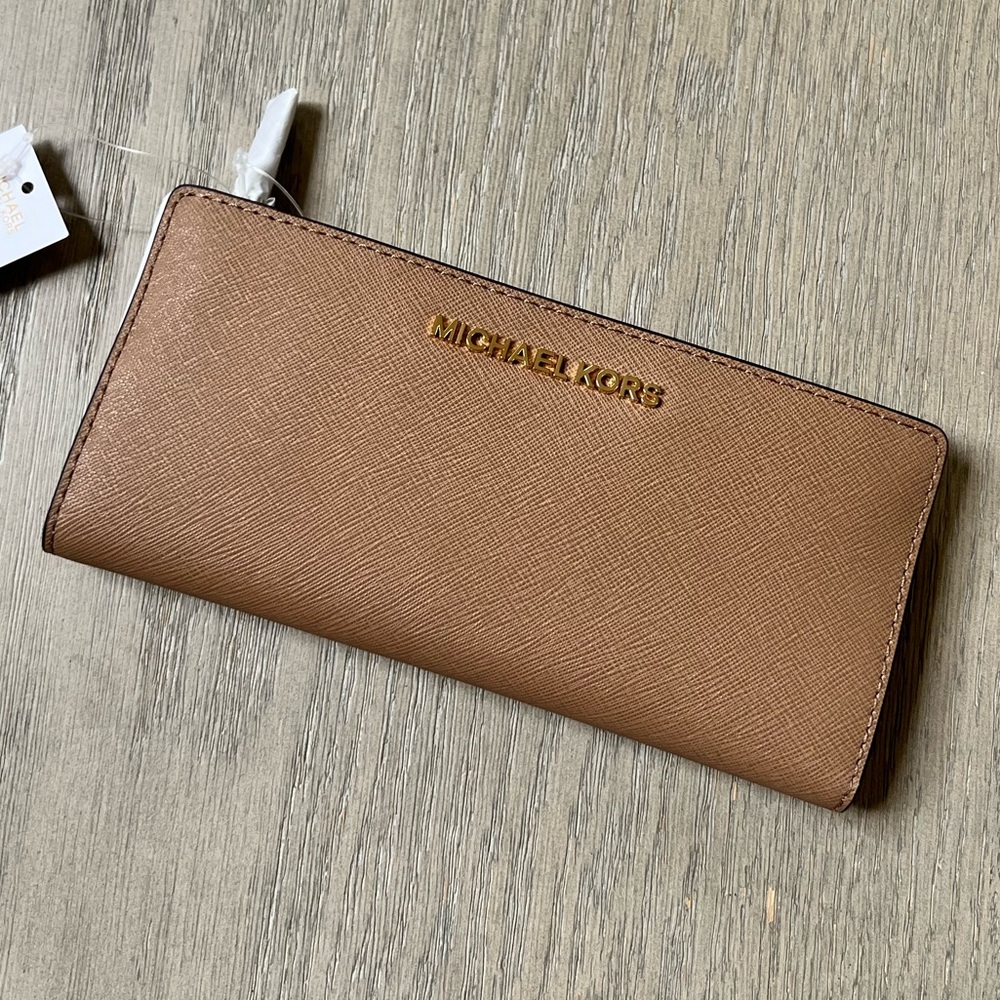 NWT Michael Kors Jet Set Travel Wallet